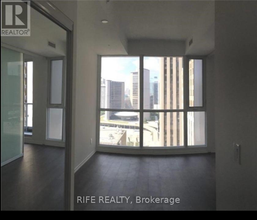 3601 - 70 Temperance Street, Toronto, Ontario  M5H 4E8 - Photo 5 - C12612914