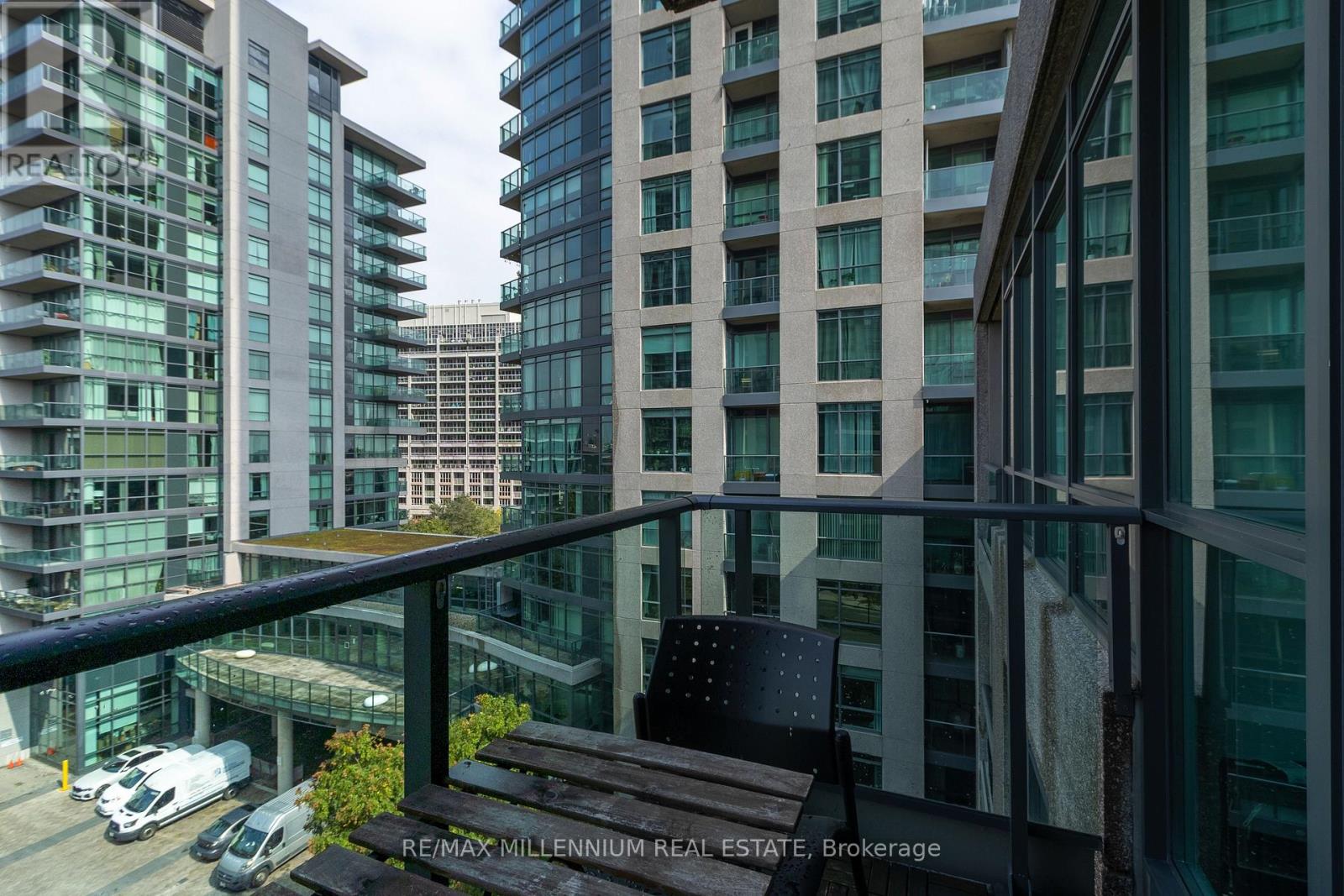 712 - 215 Fort York Boulevard, Toronto, Ontario  M5V 4A2 - Photo 16 - C12612986