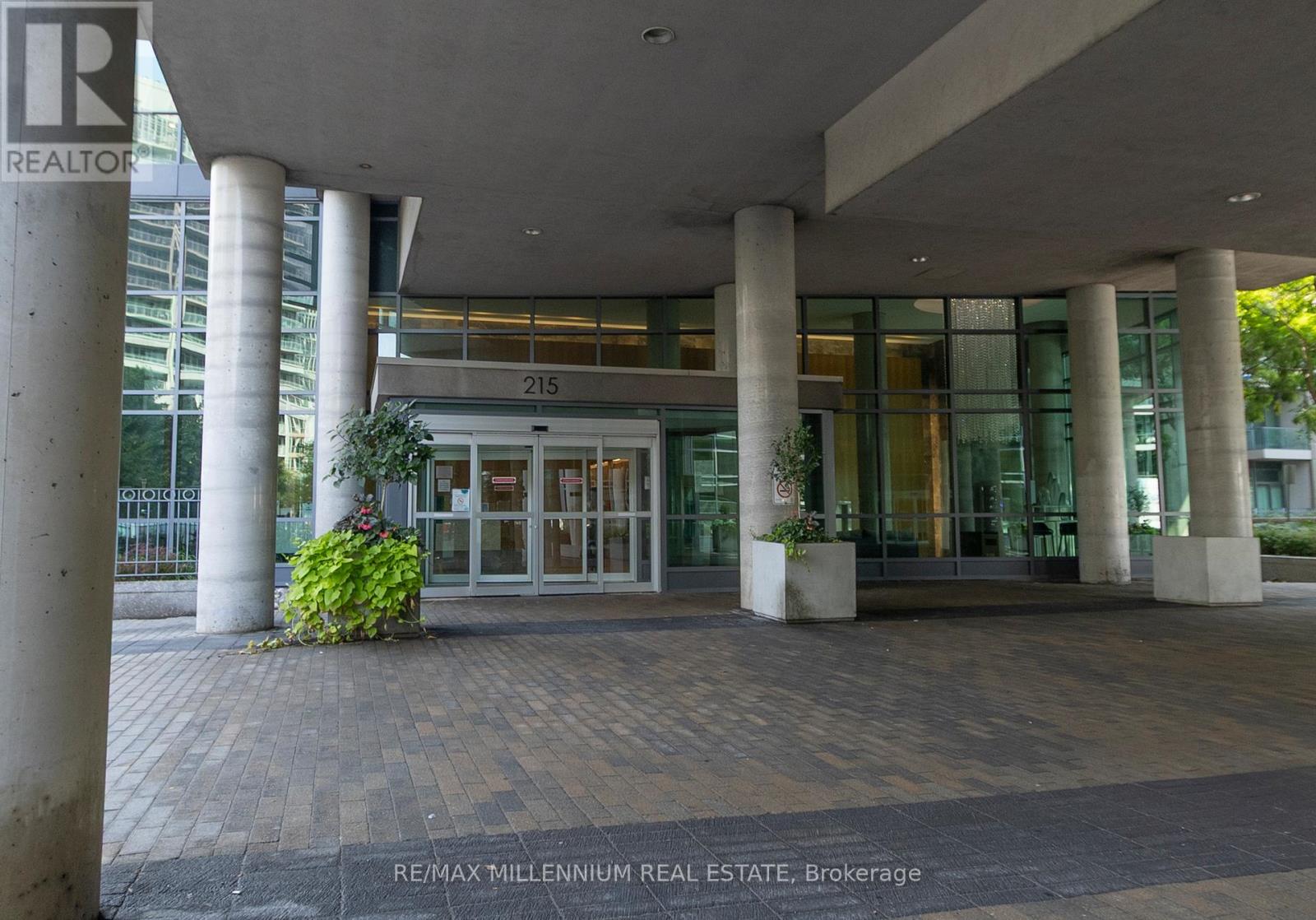 712 - 215 Fort York Boulevard, Toronto, Ontario  M5V 4A2 - Photo 17 - C12612986