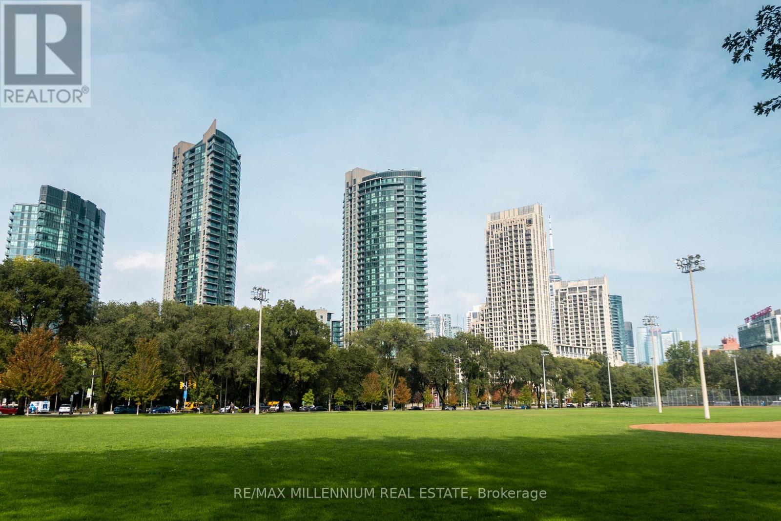 712 - 215 Fort York Boulevard, Toronto, Ontario  M5V 4A2 - Photo 19 - C12612986