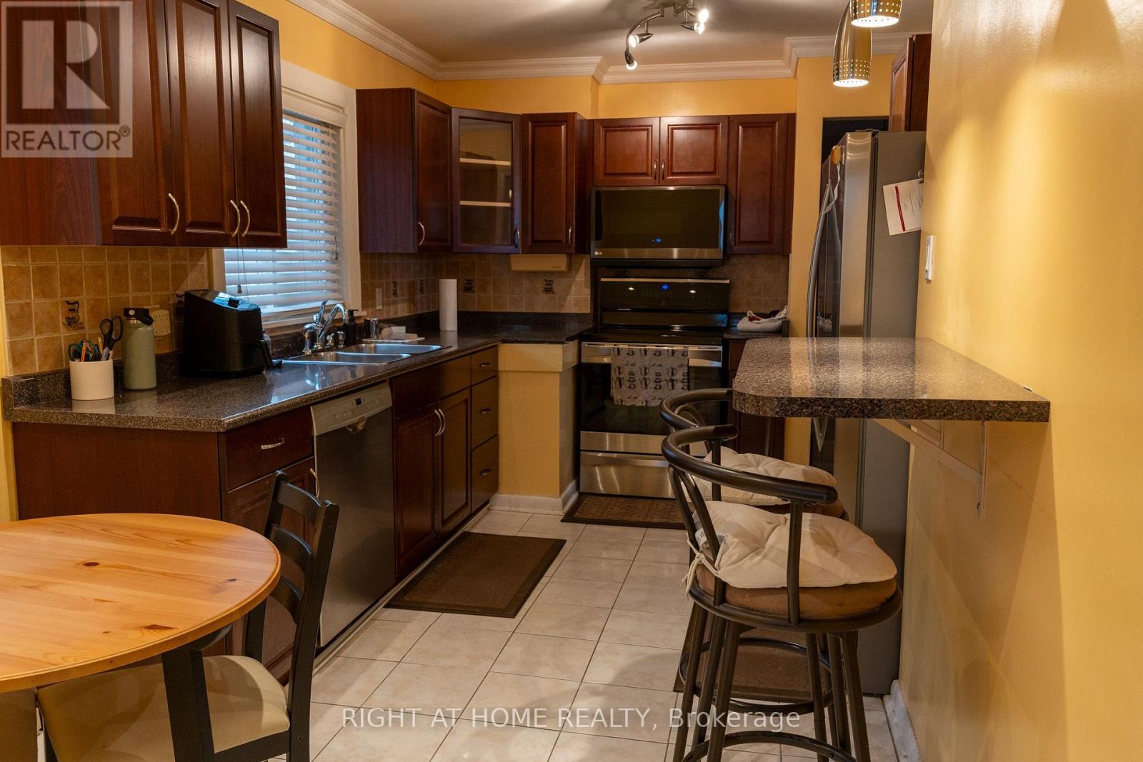 9 Sylla Avenue, Toronto, Ontario  M1R 4W5 - Photo 11 - E12612906