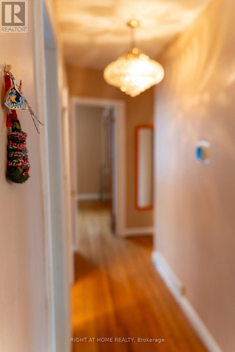 9 Sylla Avenue, Toronto, Ontario  M1R 4W5 - Photo 14 - E12612906