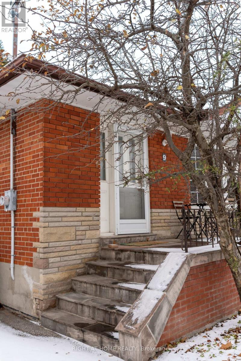 9 Sylla Avenue, Toronto, Ontario  M1R 4W5 - Photo 2 - E12612906