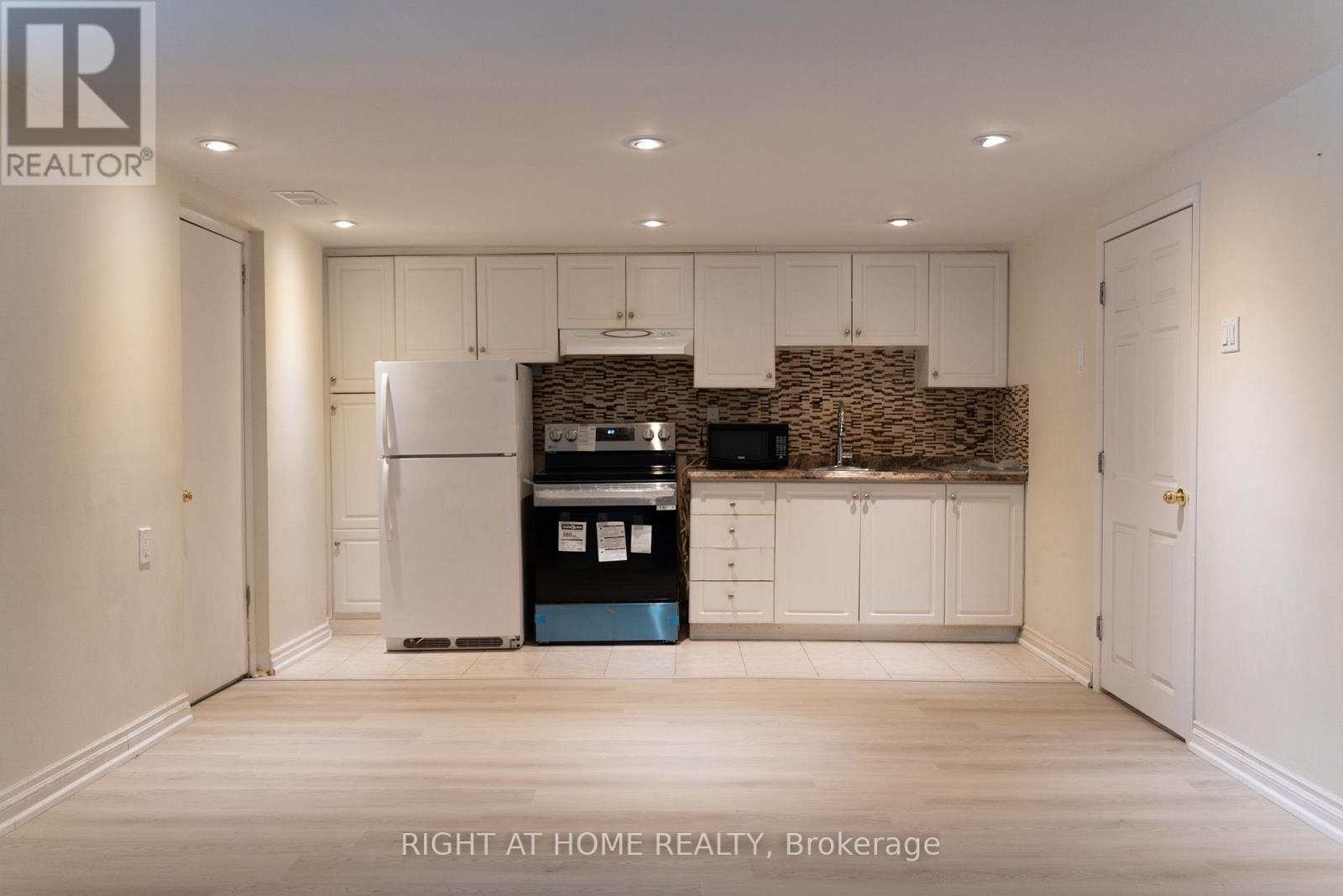 9 Sylla Avenue, Toronto, Ontario  M1R 4W5 - Photo 27 - E12612906