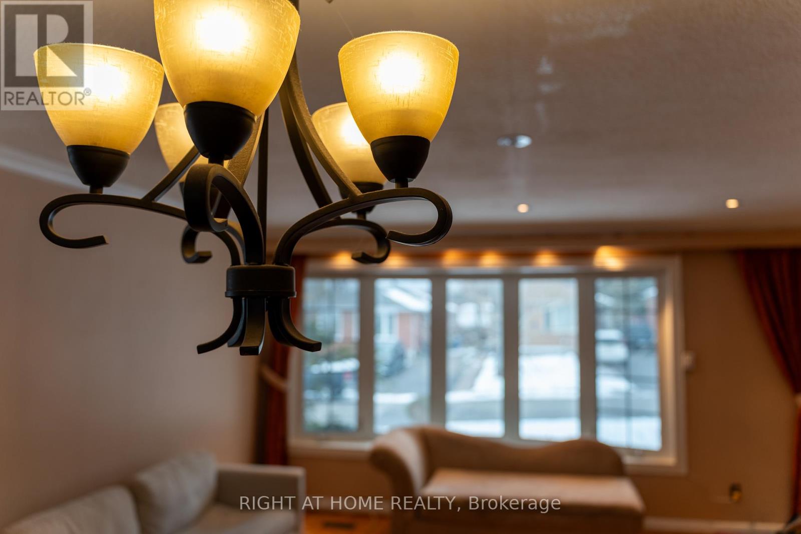 9 Sylla Avenue, Toronto, Ontario  M1R 4W5 - Photo 8 - E12612906