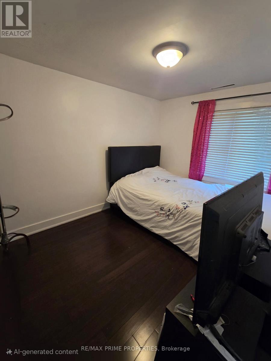 11 Elizabeth Street, Markham, Ontario  L3P 2B3 - Photo 10 - N12612930