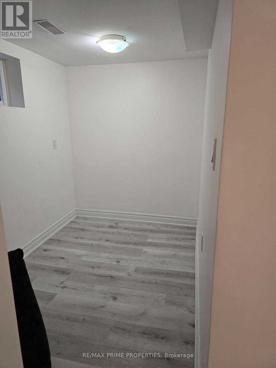 11 Elizabeth Street, Markham, Ontario  L3P 2B3 - Photo 15 - N12612930