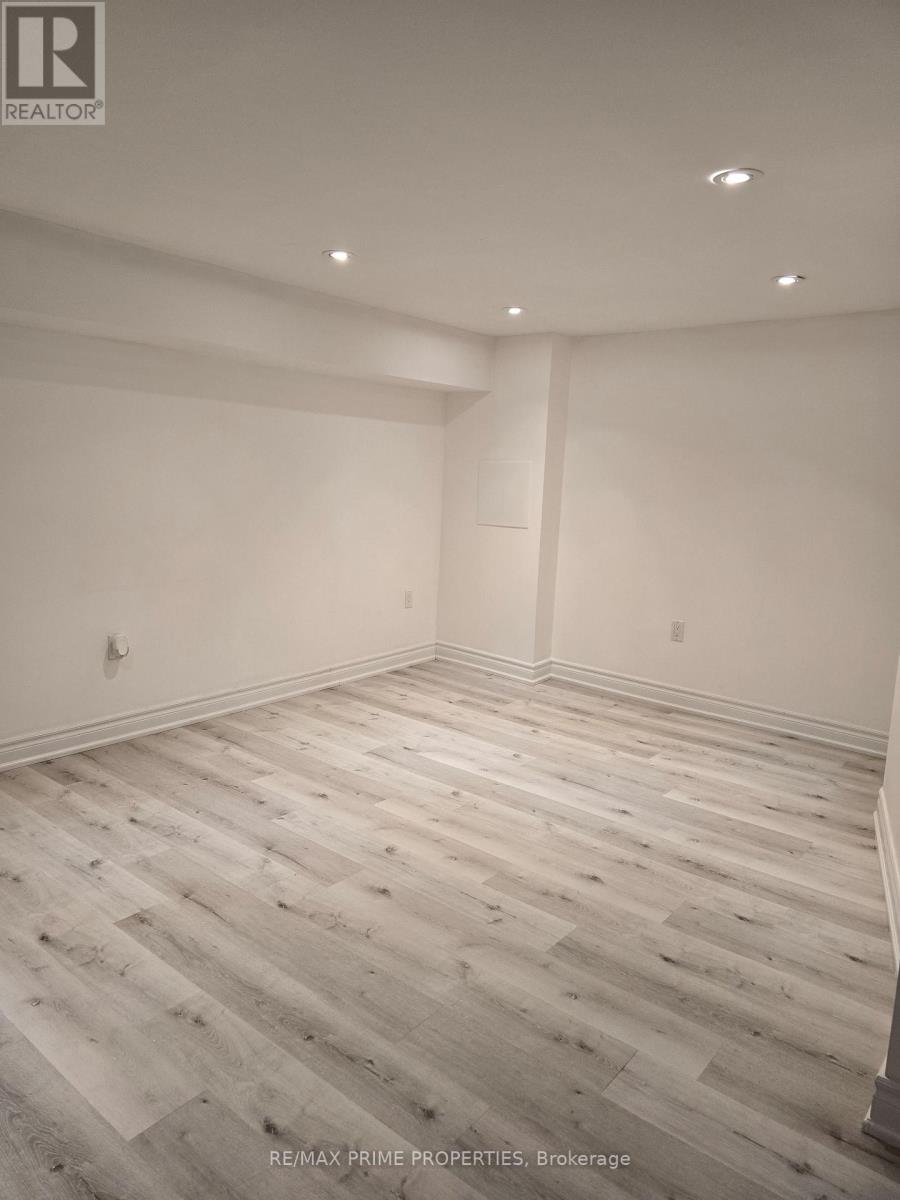 11 Elizabeth Street, Markham, Ontario  L3P 2B3 - Photo 16 - N12612930