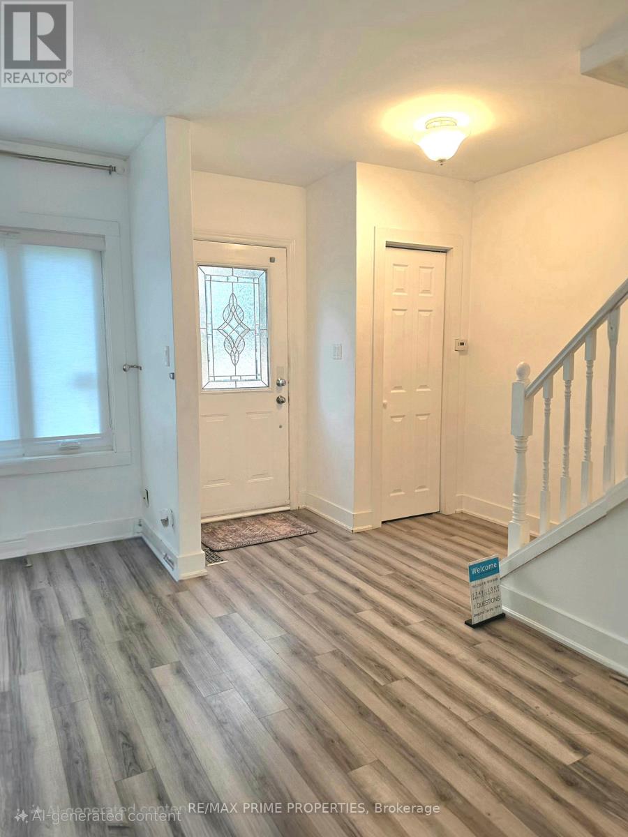 11 Elizabeth Street, Markham, Ontario  L3P 2B3 - Photo 3 - N12612930