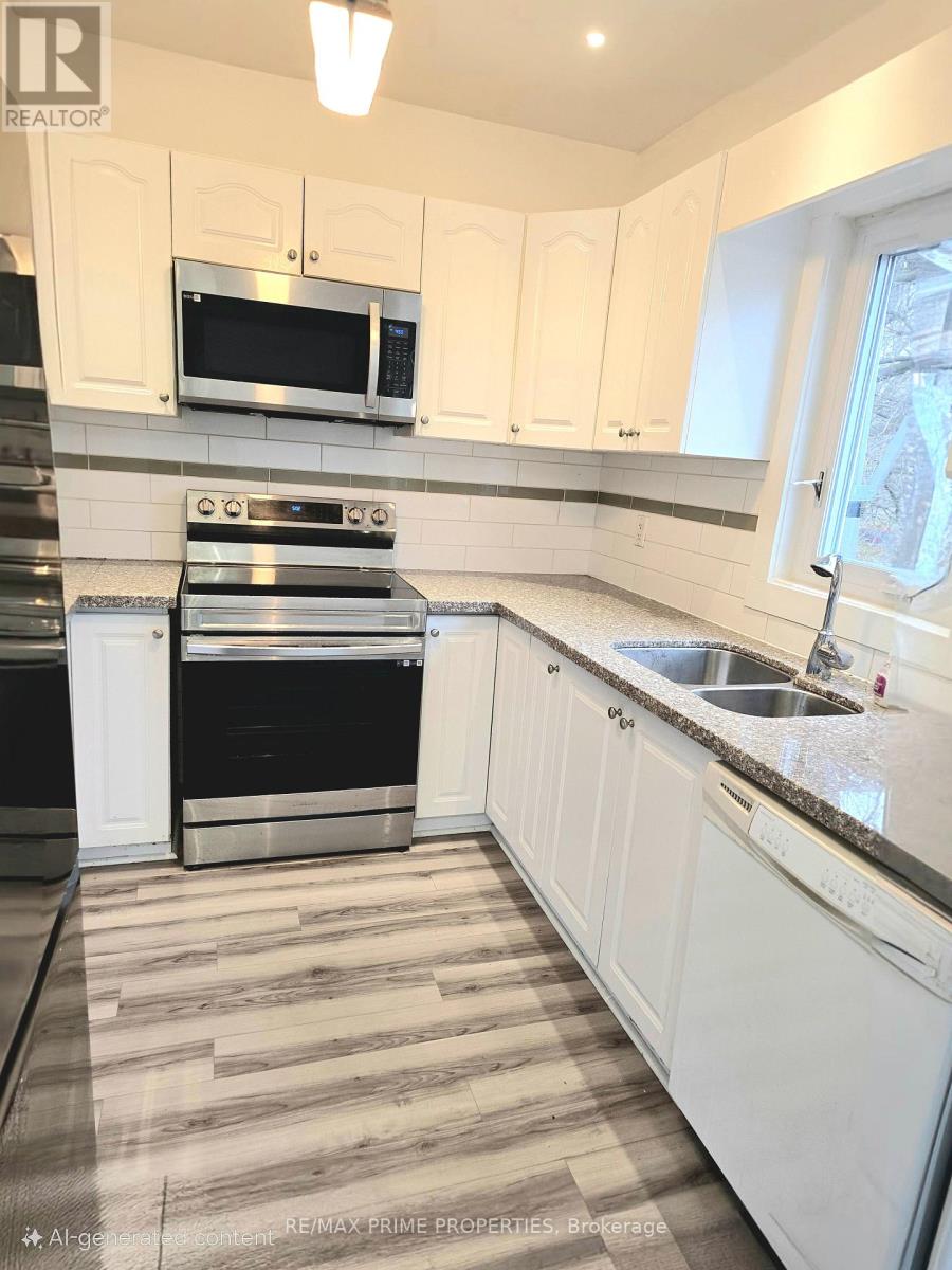 11 Elizabeth Street, Markham, Ontario  L3P 2B3 - Photo 5 - N12612930