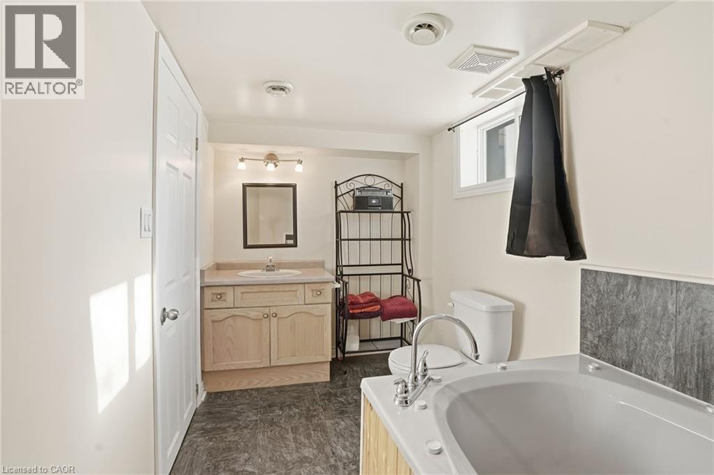 373 Simpson Avenue, Welland, Ontario  L3B 4Z1 - Photo 23 - 40793040