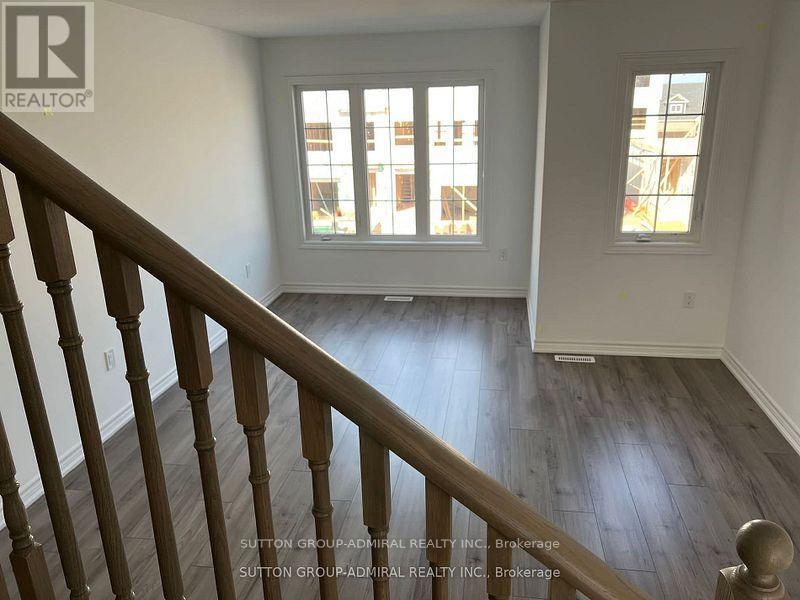 12 Pumpkin Corner Crescent, Barrie (Innis-Shore), Ontario  L9Z 0C2 - Photo 17 - S12612894