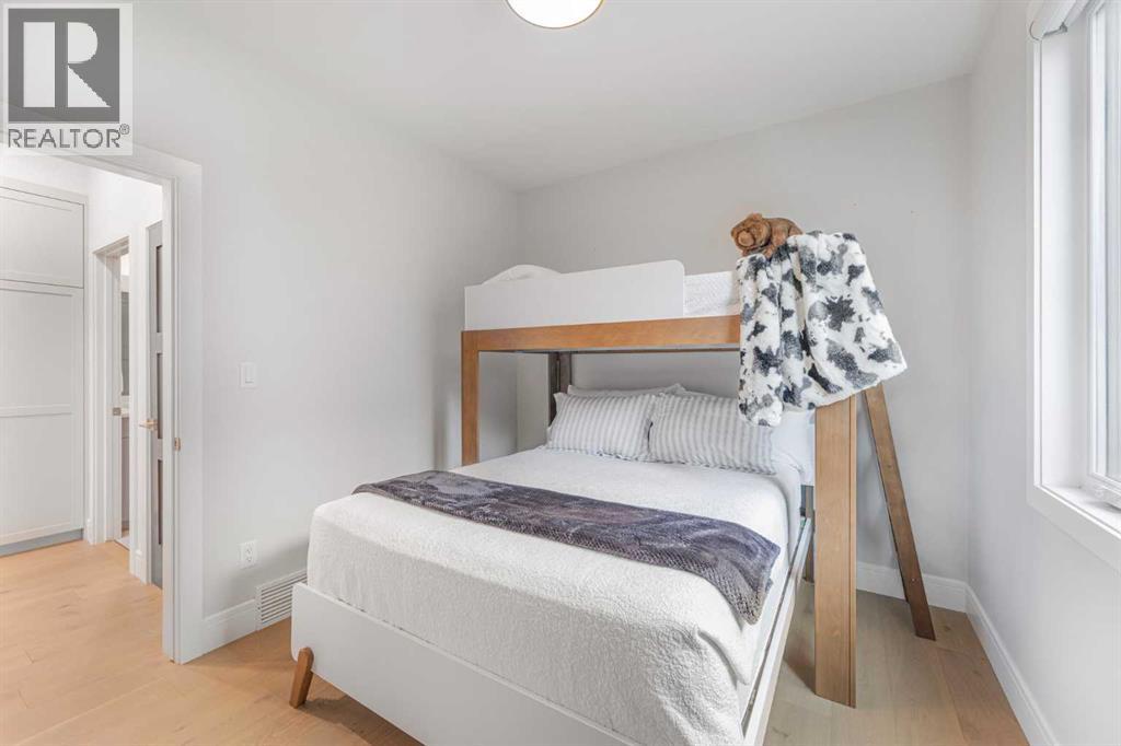 3, 1405 1st Avenue, Canmore, Alberta  T1W 1M5 - Photo 21 - A2253065