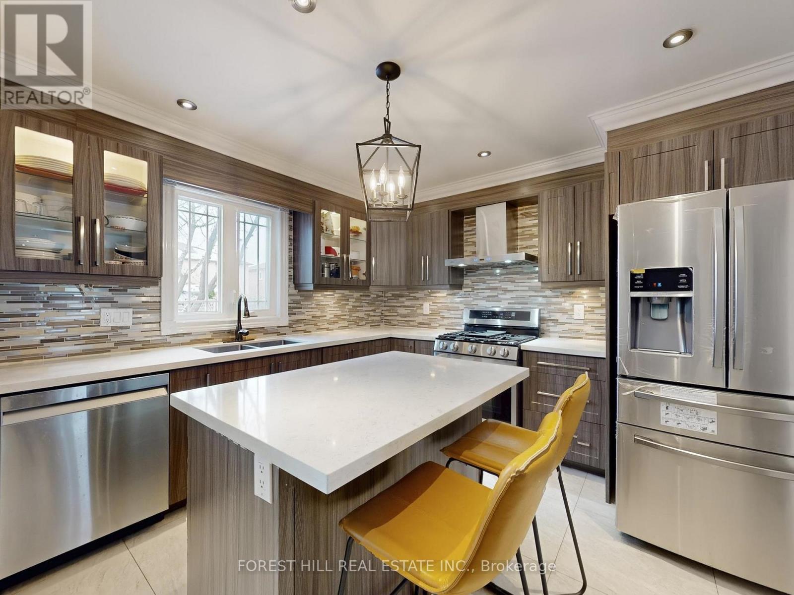 1631 Meadowfield Crescent, Mississauga, Ontario  L5M 4T5 - Photo 10 - W12612892