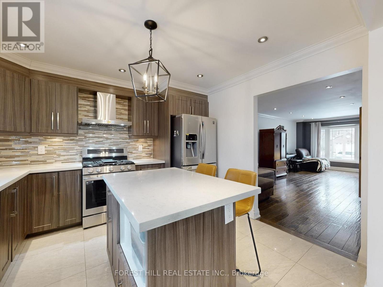 1631 Meadowfield Crescent, Mississauga, Ontario  L5M 4T5 - Photo 11 - W12612892