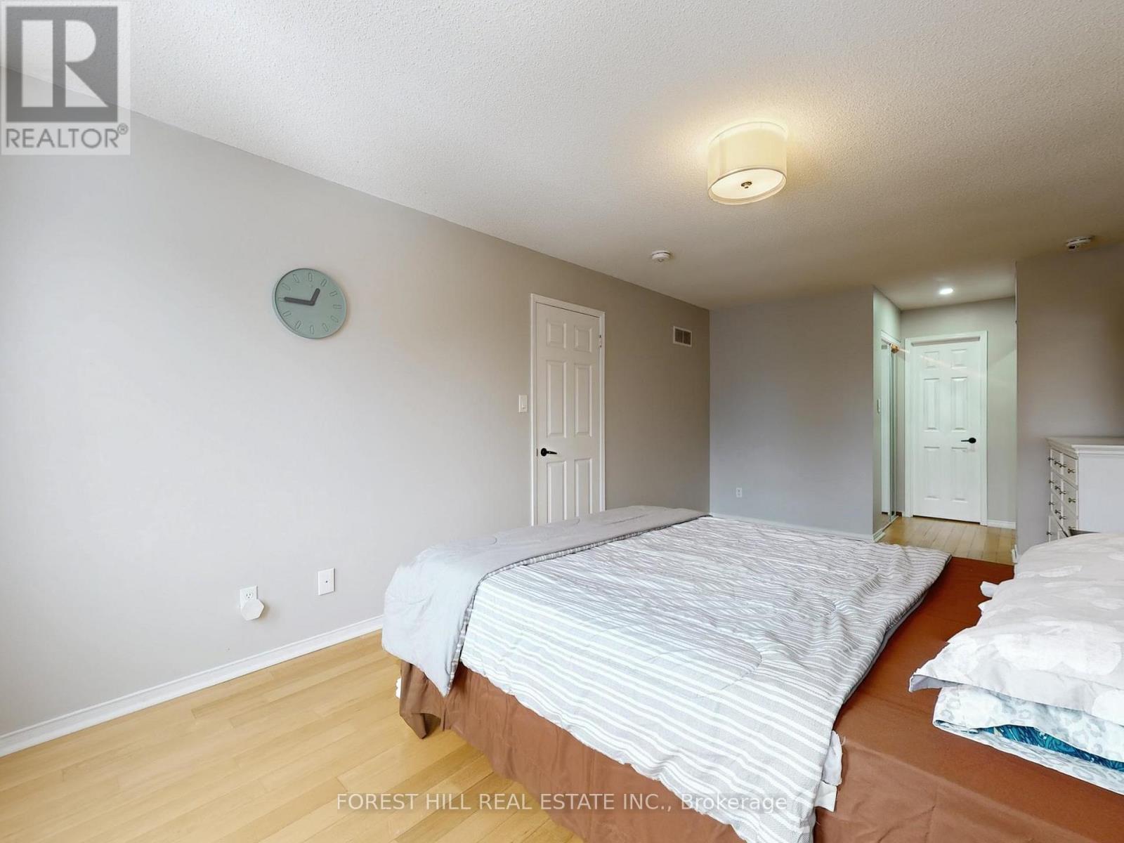 1631 Meadowfield Crescent, Mississauga, Ontario  L5M 4T5 - Photo 19 - W12612892