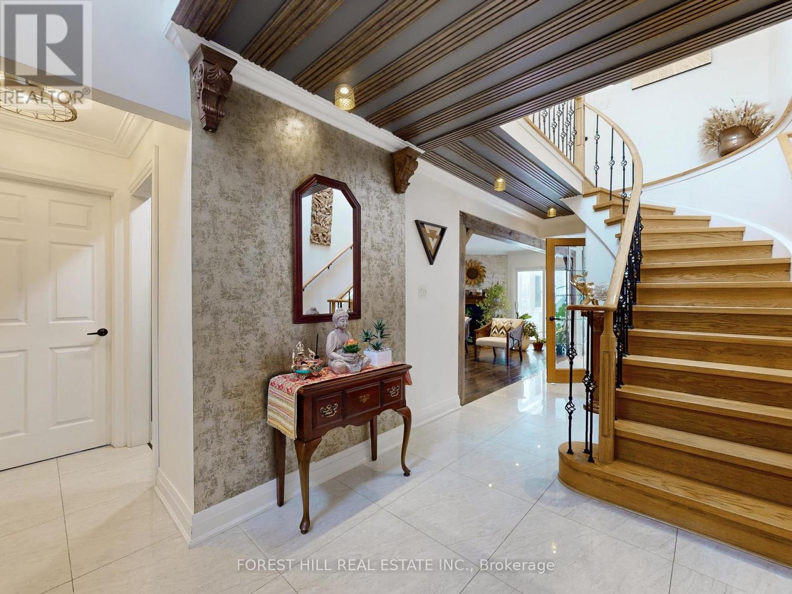 1631 Meadowfield Crescent, Mississauga, Ontario  L5M 4T5 - Photo 6 - W12612892