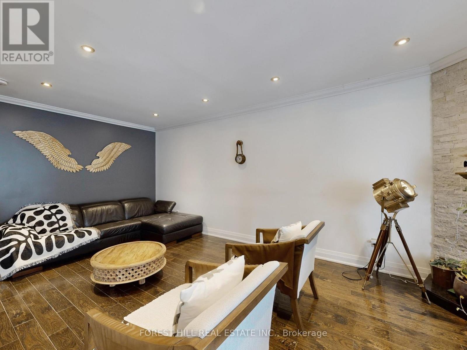 1631 Meadowfield Crescent, Mississauga, Ontario  L5M 4T5 - Photo 7 - W12612892