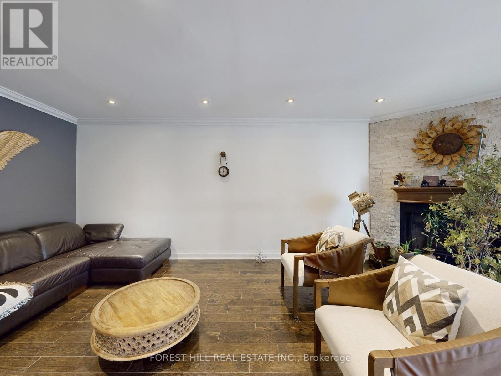 1631 Meadowfield Crescent, Mississauga, Ontario  L5M 4T5 - Photo 9 - W12612892