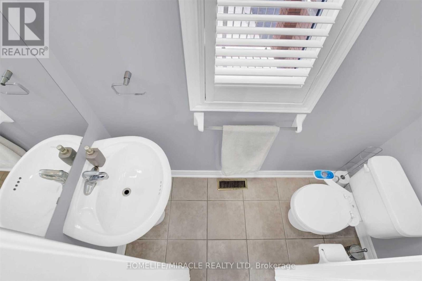 Upper - 51 Connolly Crescent, Brampton, Ontario  L6R 0G9 - Photo 22 - W12612956