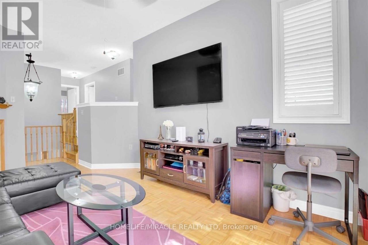 Upper - 51 Connolly Crescent, Brampton, Ontario  L6R 0G9 - Photo 26 - W12612956