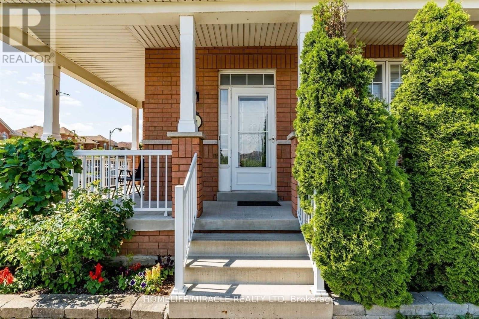Upper - 51 Connolly Crescent, Brampton, Ontario  L6R 0G9 - Photo 5 - W12612956