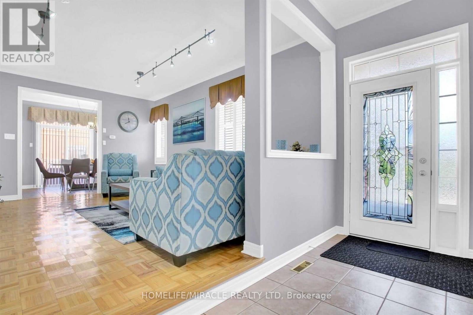 Upper - 51 Connolly Crescent, Brampton, Ontario  L6R 0G9 - Photo 7 - W12612956