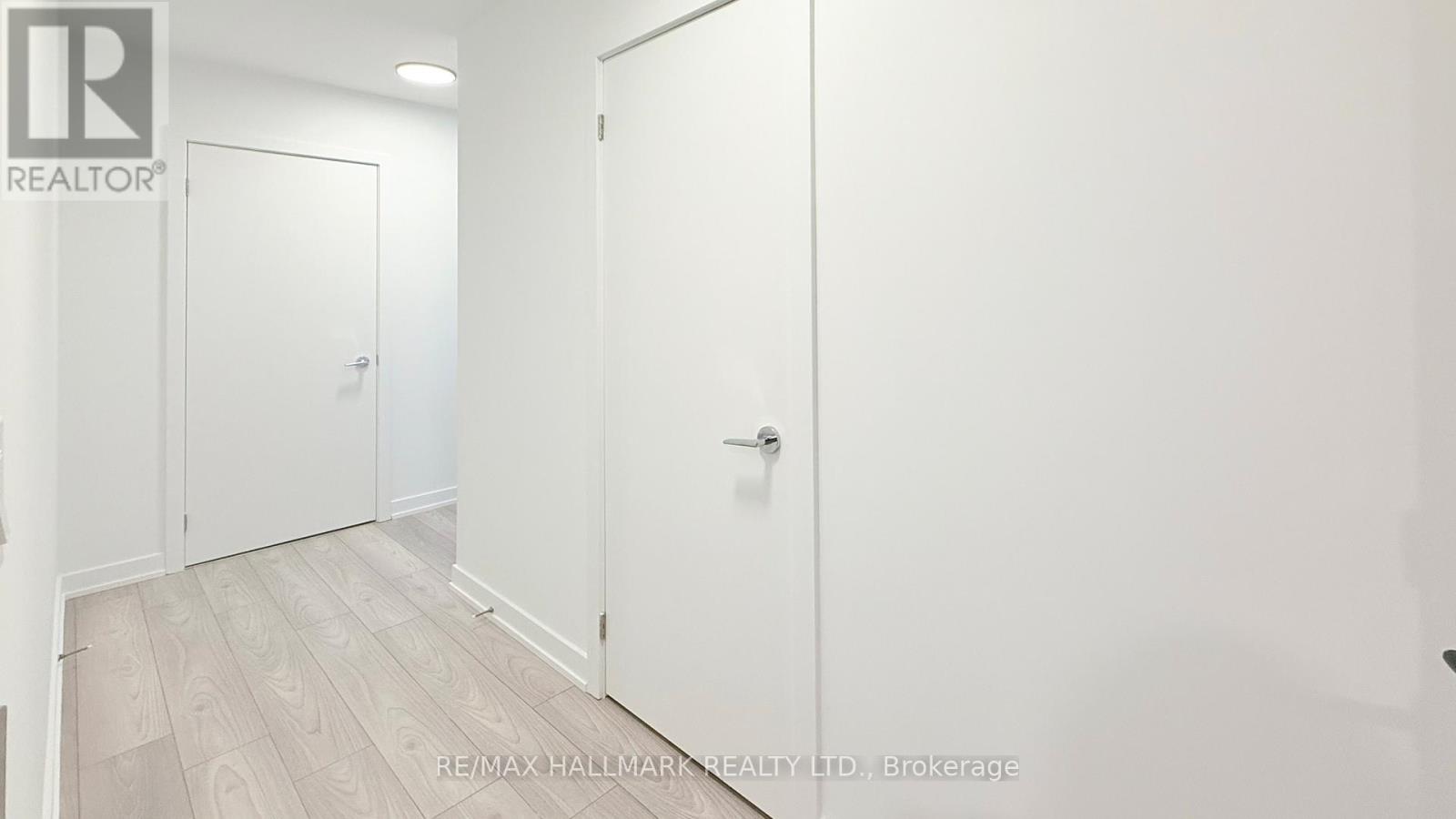 510 - 1007 The Queensway, Toronto, Ontario  M8Z 0H4 - Photo 2 - W12612972