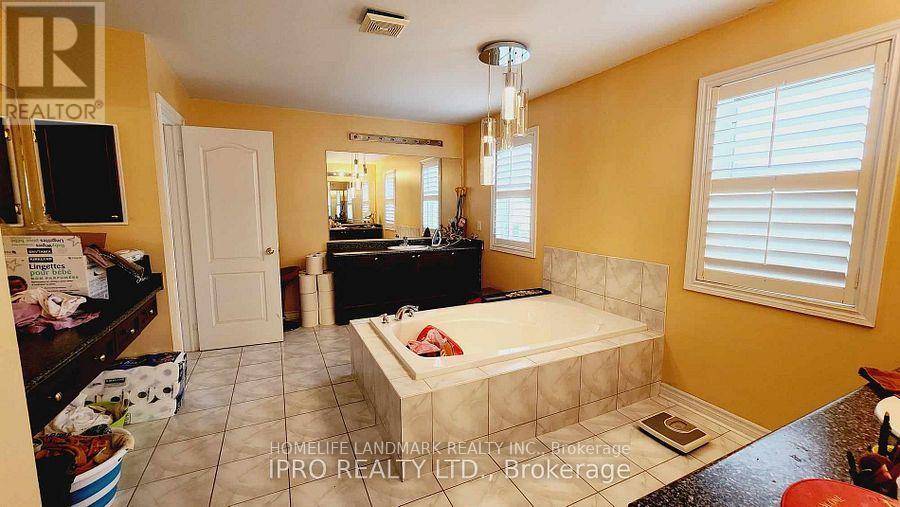 Main Floor - 3311 Tacc Drive, Mississauga, Ontario  L5M 0H4 - Photo 11 - W12612976