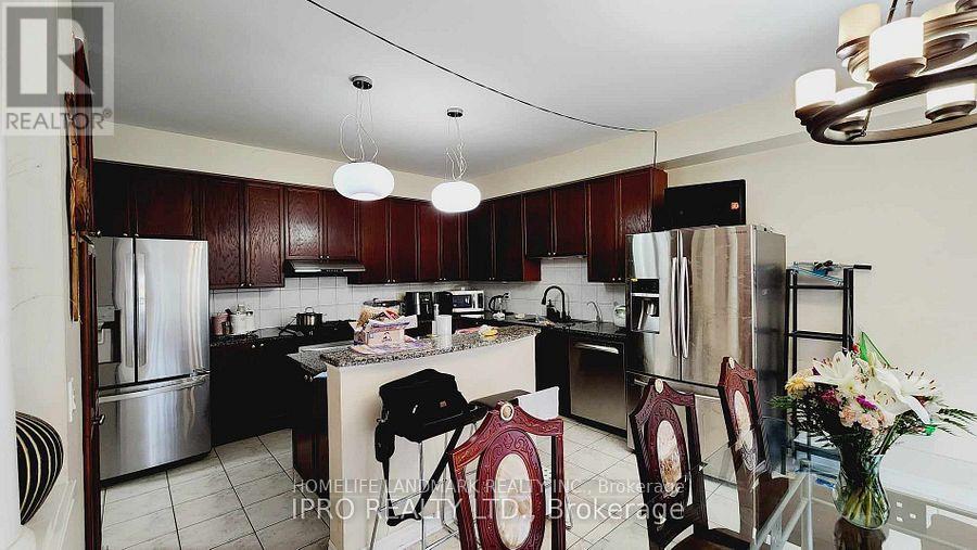 Main Floor - 3311 Tacc Drive, Mississauga, Ontario  L5M 0H4 - Photo 6 - W12612976