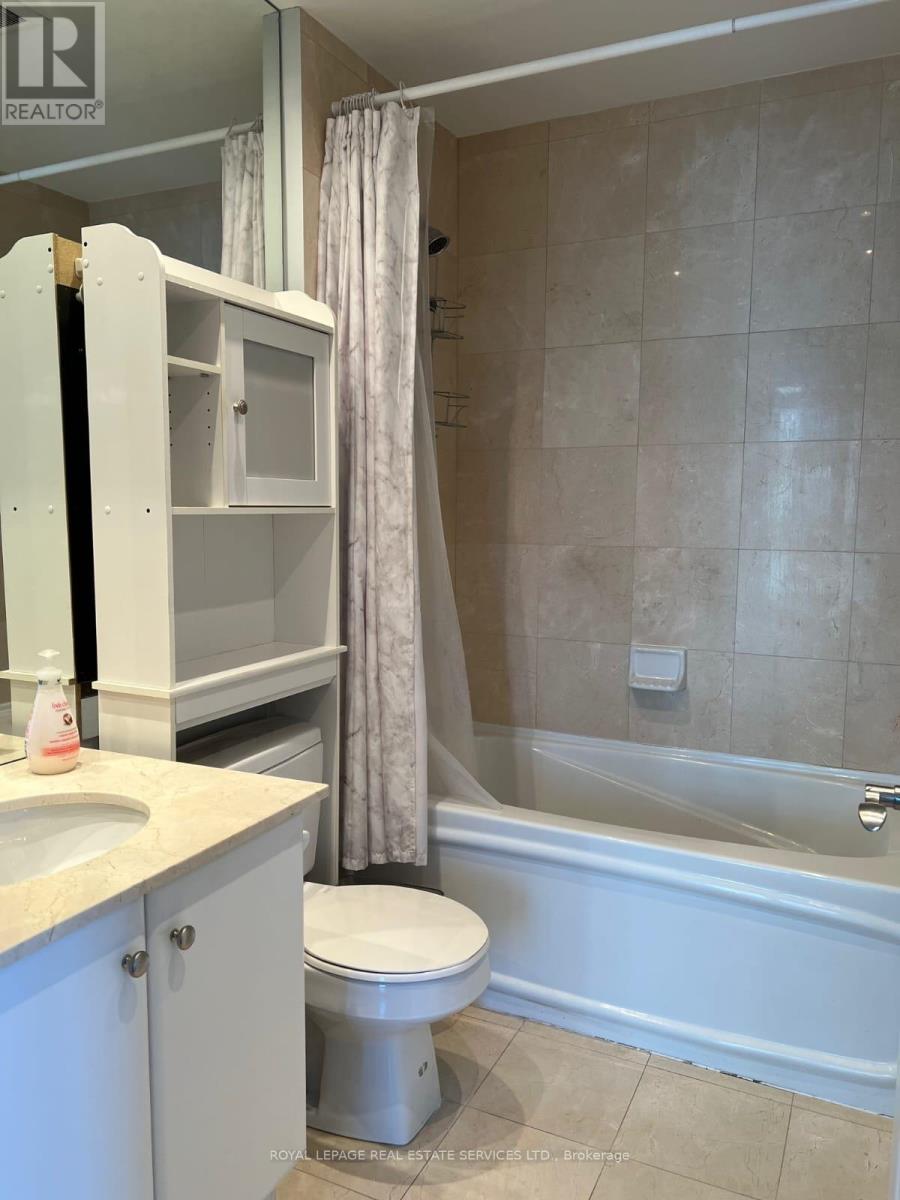 1601 - 2087 Lake Shore Boulevard W, Toronto, Ontario  M8V 4G3 - Photo 5 - W12612980