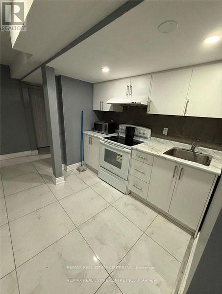 Basement - 54 Clipstone Court, Brampton (Brampton West), Ontario  L6X 4J5 - Photo 4 - W12612982