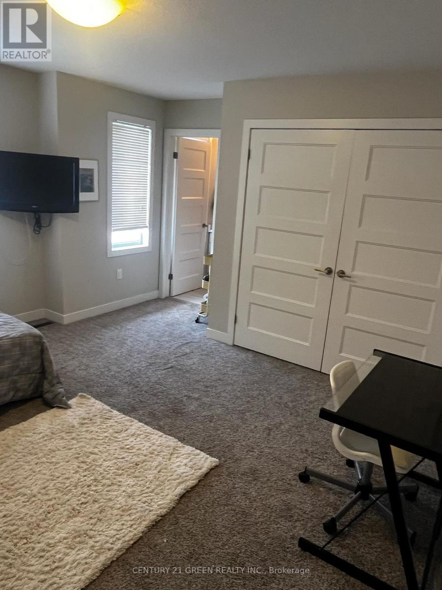 # 57 - 902 West Village Square, London North, Ontario  N6H 0J7 - Photo 14 - X12612904