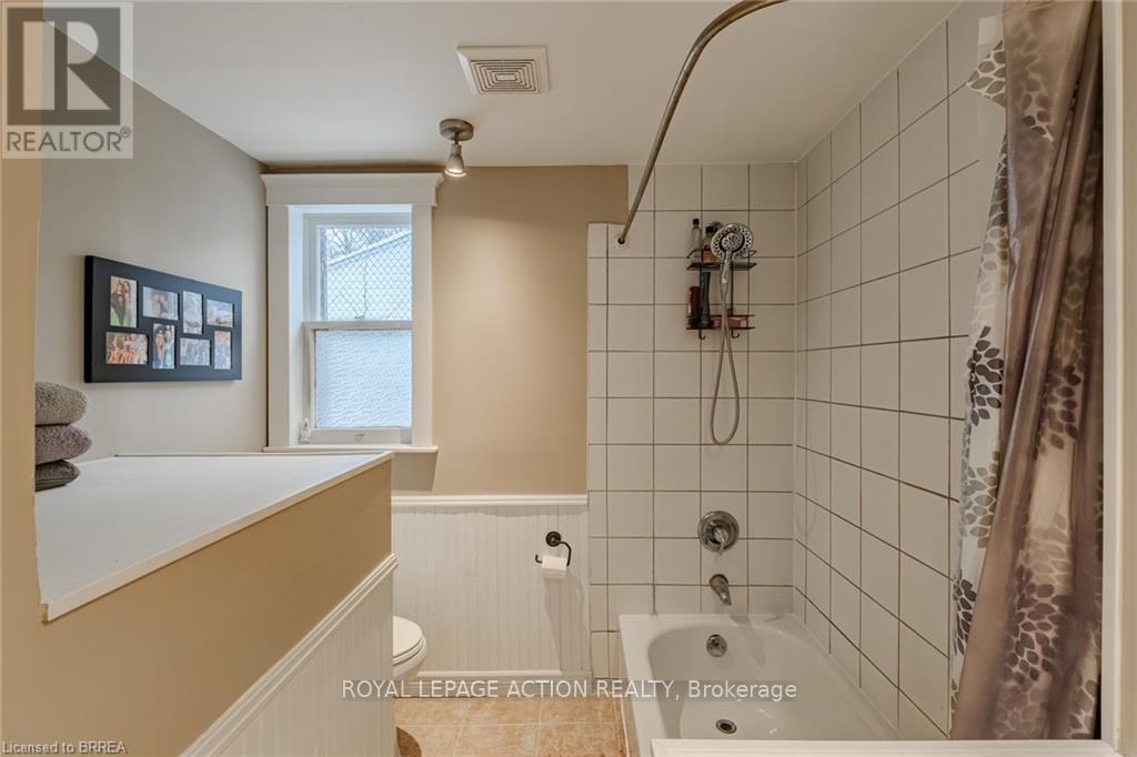 96 Emilie Street, Brantford, Ontario  N3S 1T2 - Photo 22 - X12612978