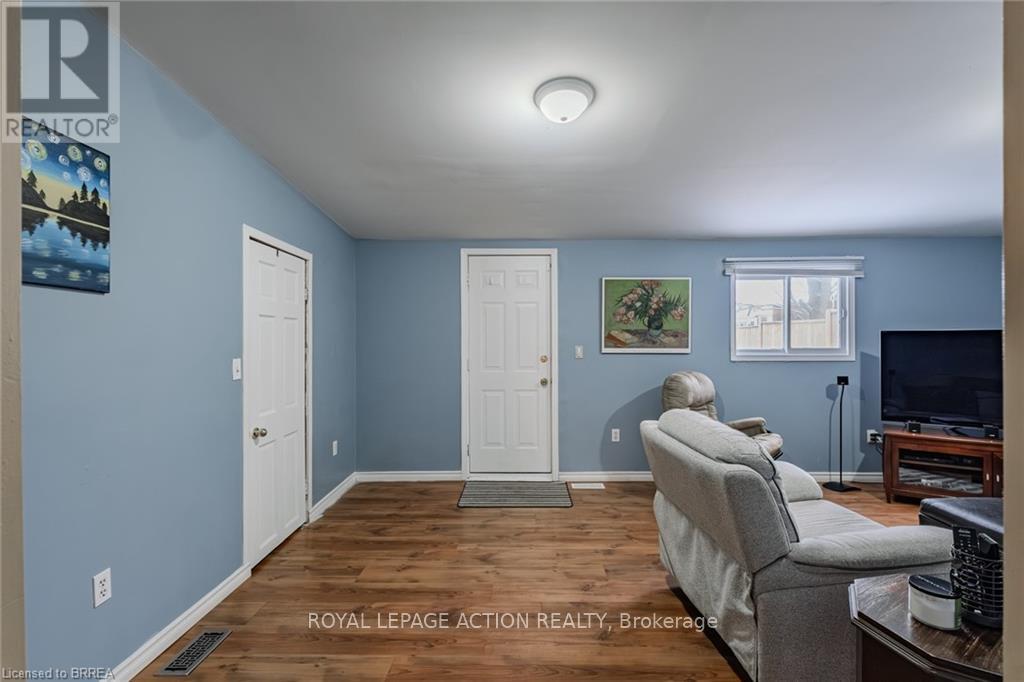 96 Emilie Street, Brantford, Ontario  N3S 1T2 - Photo 23 - X12612978