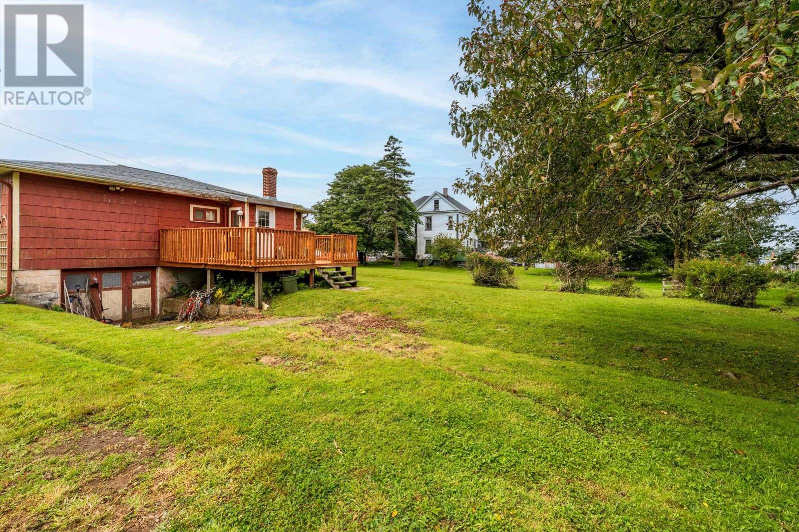 18 Shaw Avenue, Yarmouth, Nova Scotia B5A 2T9 - Photo 36 - 202518398