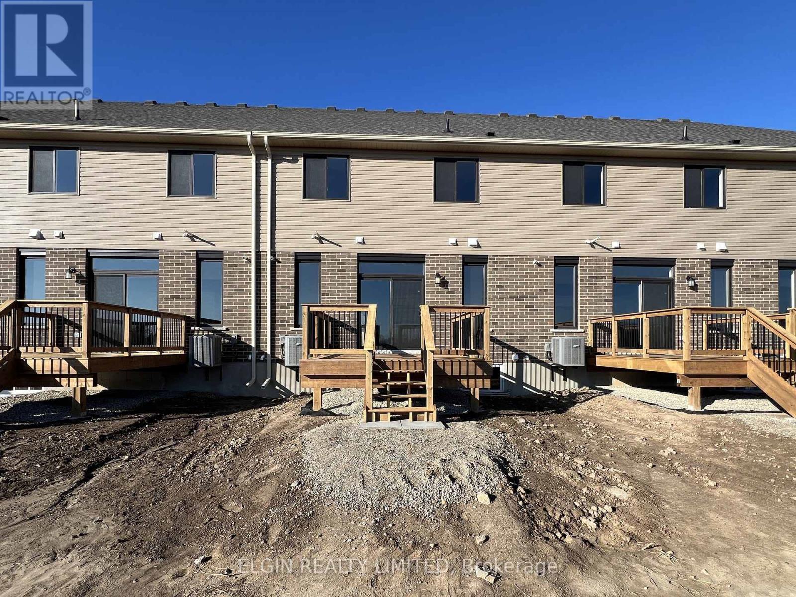 73 Braun Avenue, Tillsonburg, Ontario  N4G 0K4 - Photo 2 - X12613080