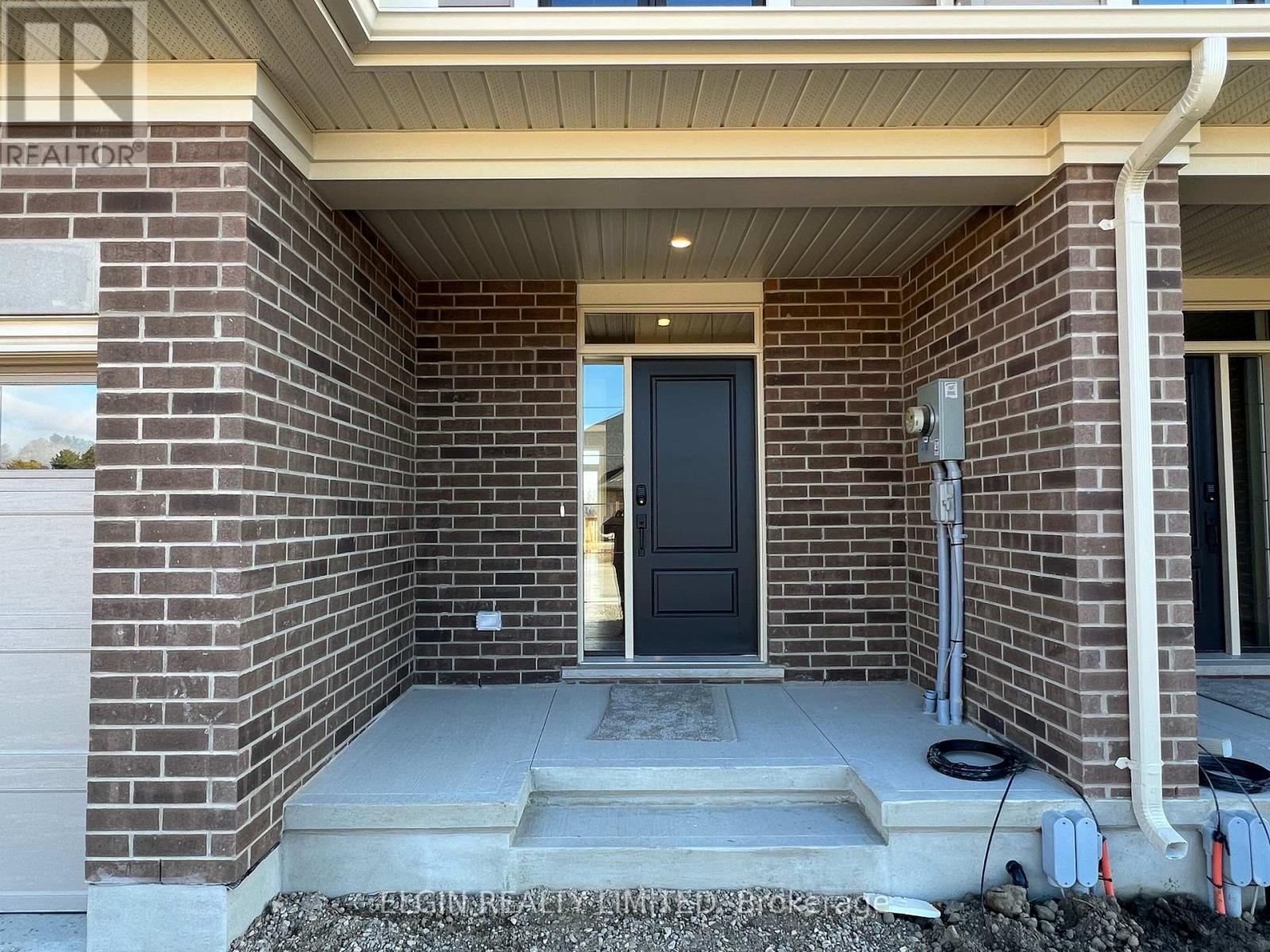 73 Braun Avenue, Tillsonburg, Ontario  N4G 0K4 - Photo 4 - X12613080