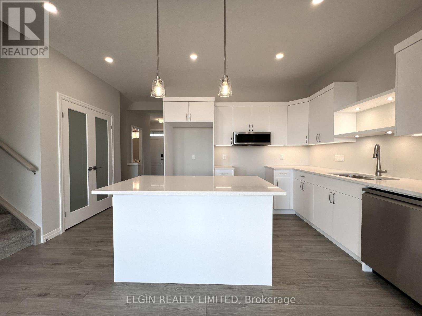 73 Braun Avenue, Tillsonburg, Ontario  N4G 0K4 - Photo 7 - X12613080