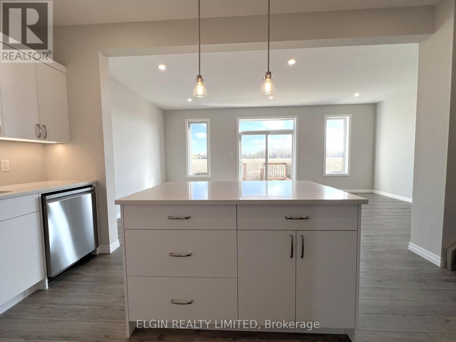 75 Braun Avenue, Tillsonburg, Ontario  N4G 0K4 - Photo 11 - X12613084