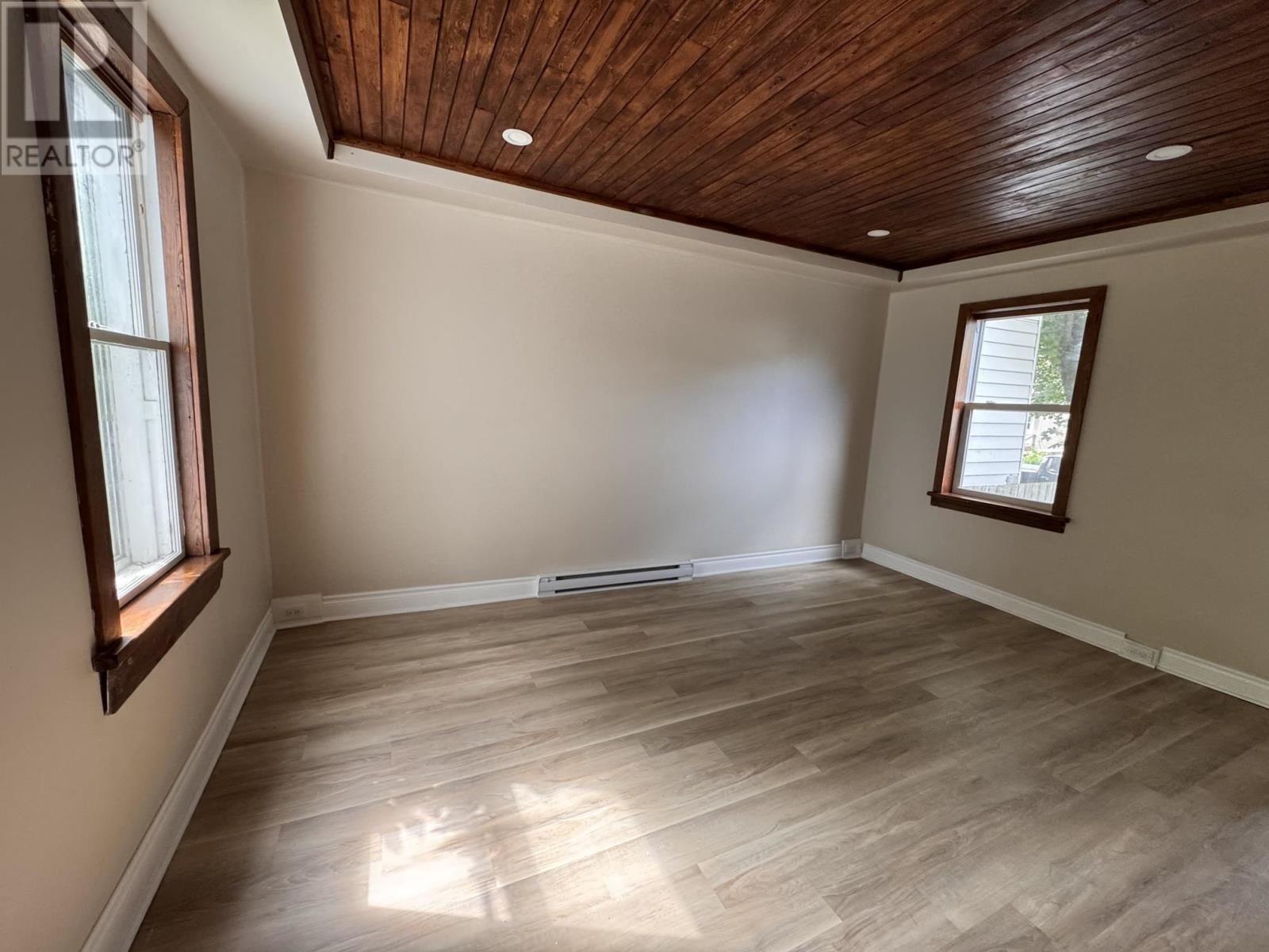 30 Grosvenor Ave, Sault Ste. Marie, Ontario P6B 2L9 - Photo 6 - SM253442