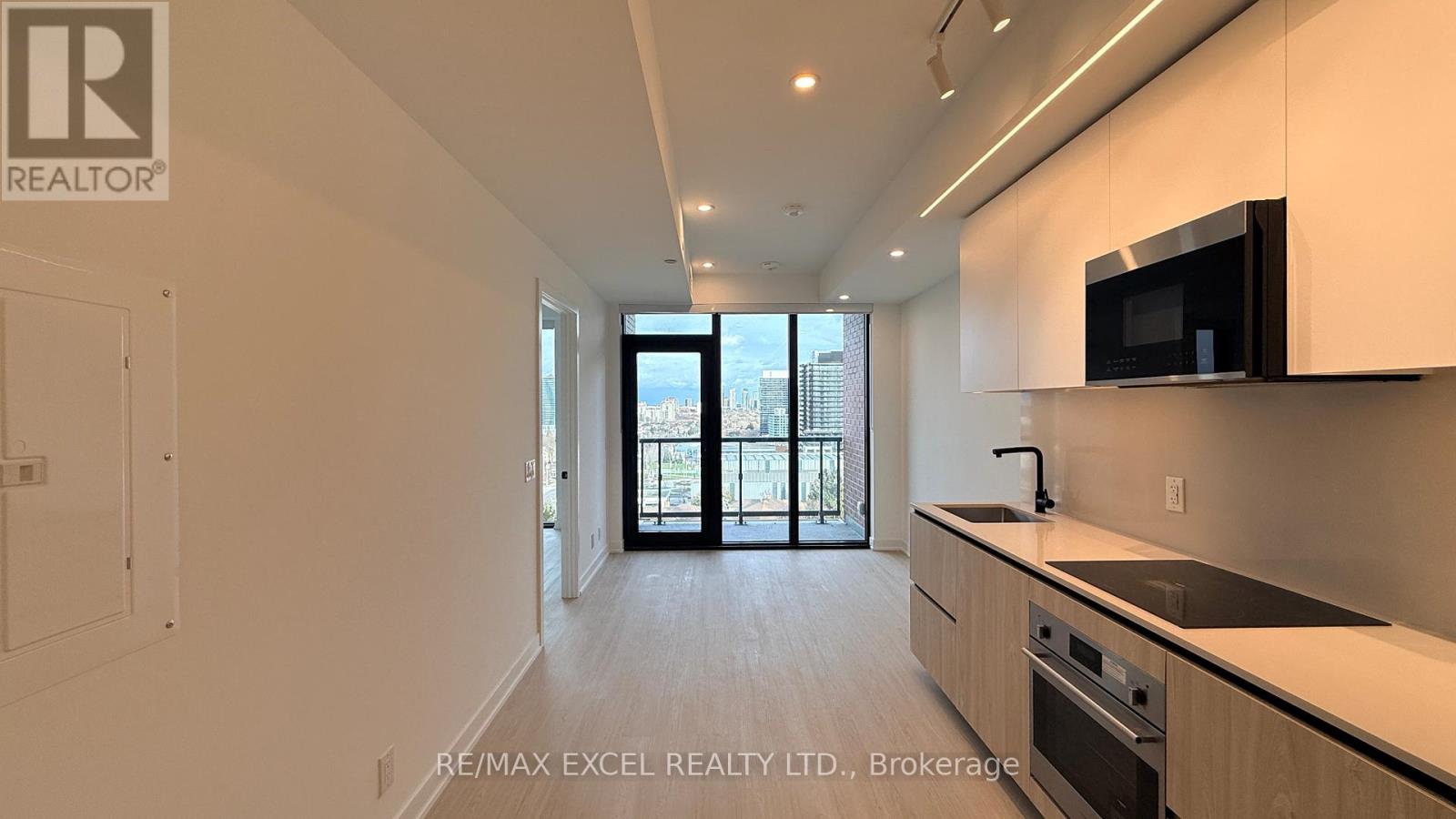 901 - 699 Sheppard Avenue E, Toronto (Bayview Village), Ontario  M2K 0J5 - Photo 3 - C12578460