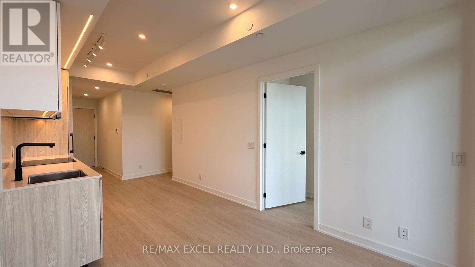 901 - 699 Sheppard Avenue E, Toronto (Bayview Village), Ontario  M2K 0J5 - Photo 8 - C12578460