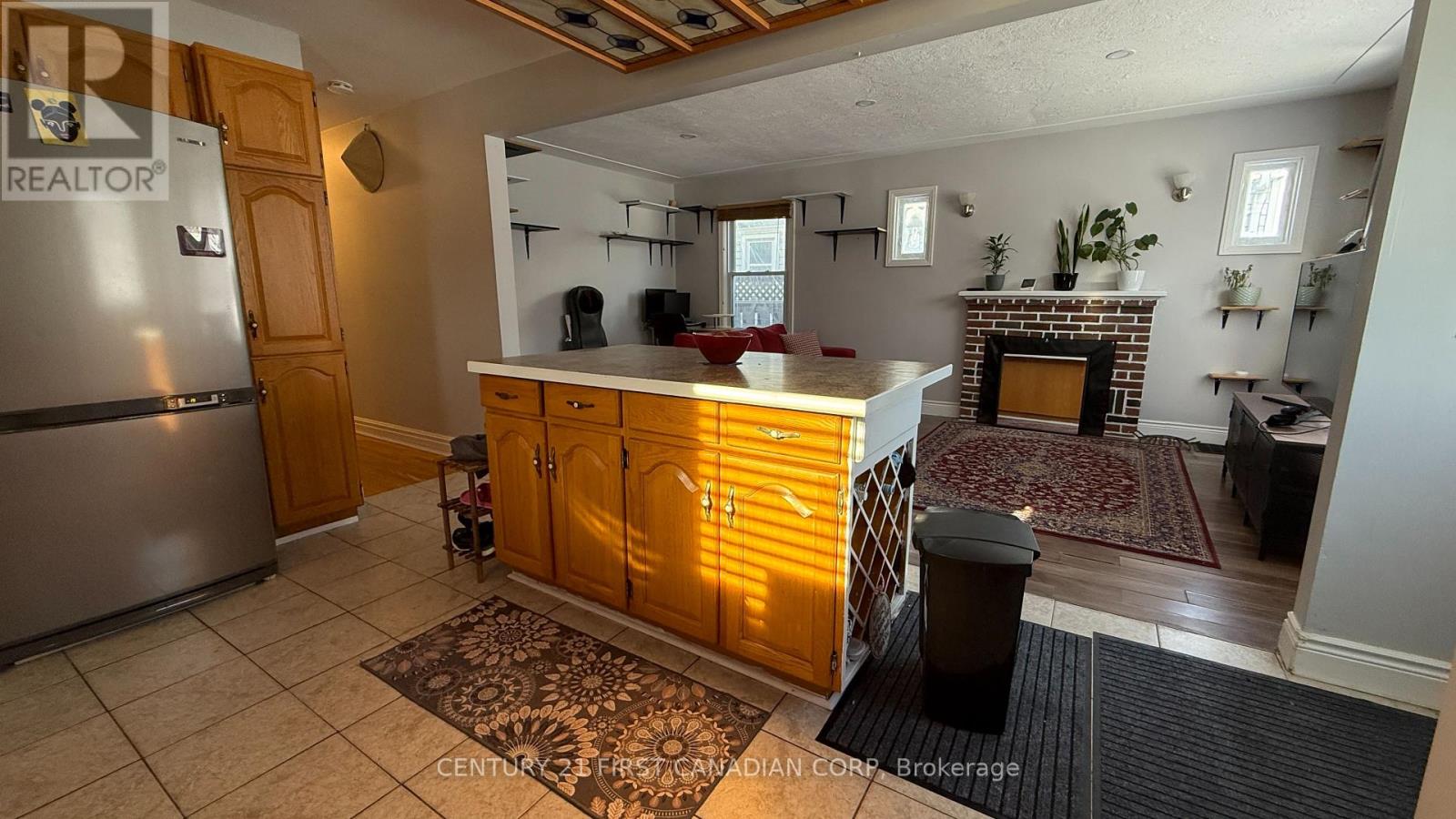 93 Elgin Street, London East, Ontario  N5Z 2T4 - Photo 7 - X12612760