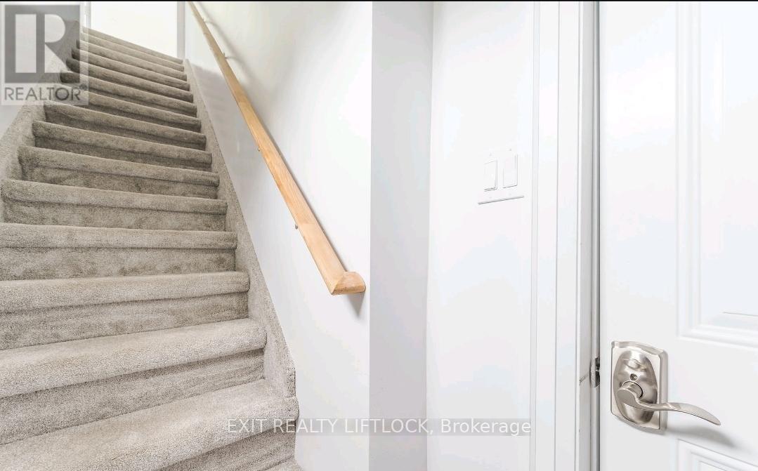 825 Cameron Street, Peterborough, Ontario  K9J 4A2 - Photo 3 - X12613124