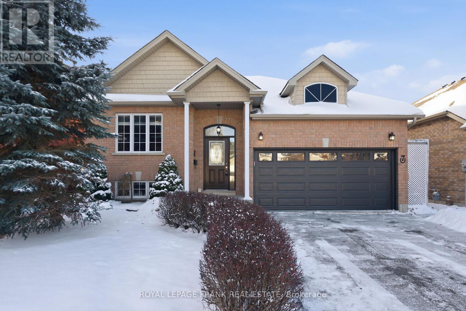 7 Brock Street, Kawartha Lakes, Ontario  K9V 0B9 - Photo 1 - X12613190