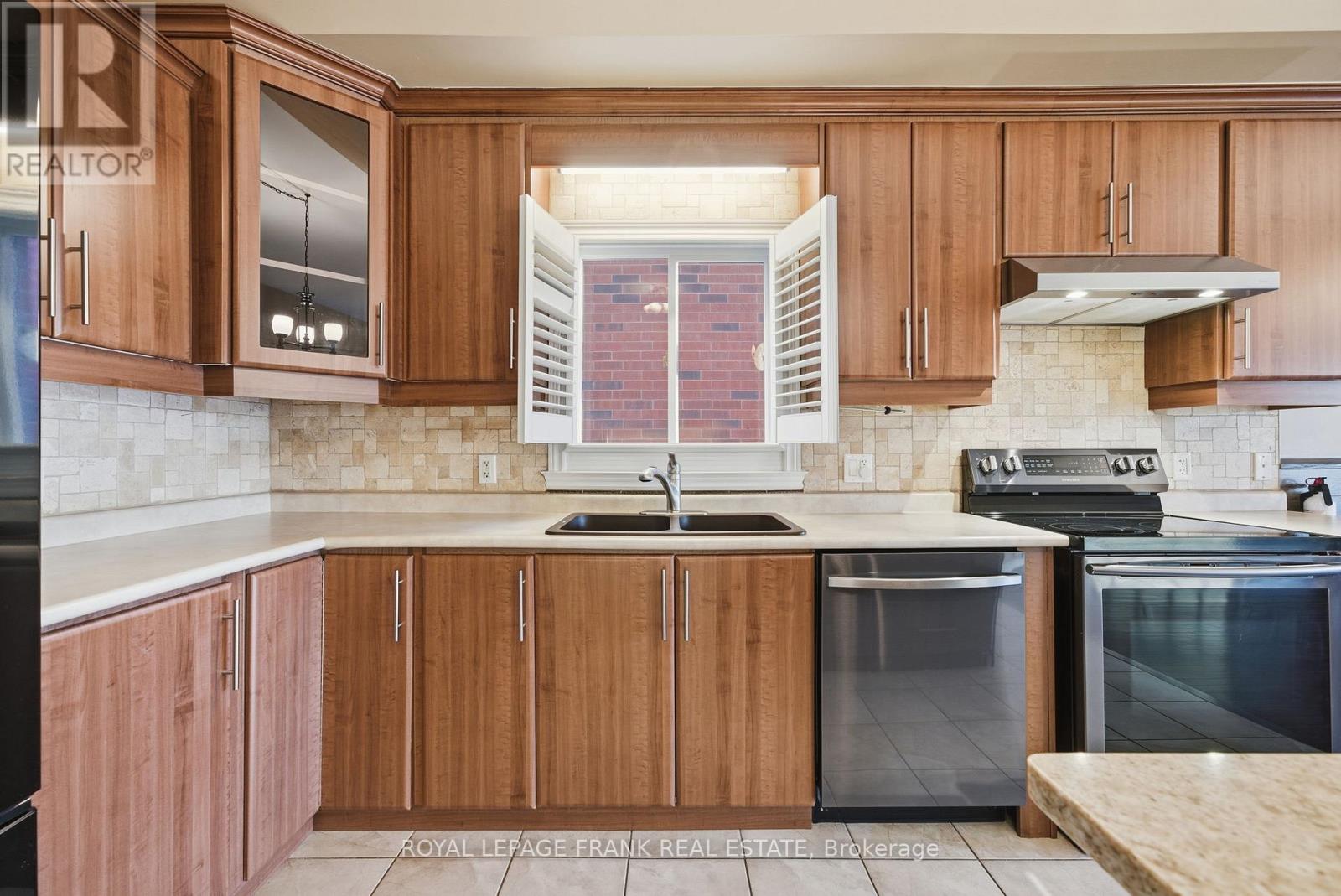 7 Brock Street, Kawartha Lakes, Ontario  K9V 0B9 - Photo 13 - X12613190