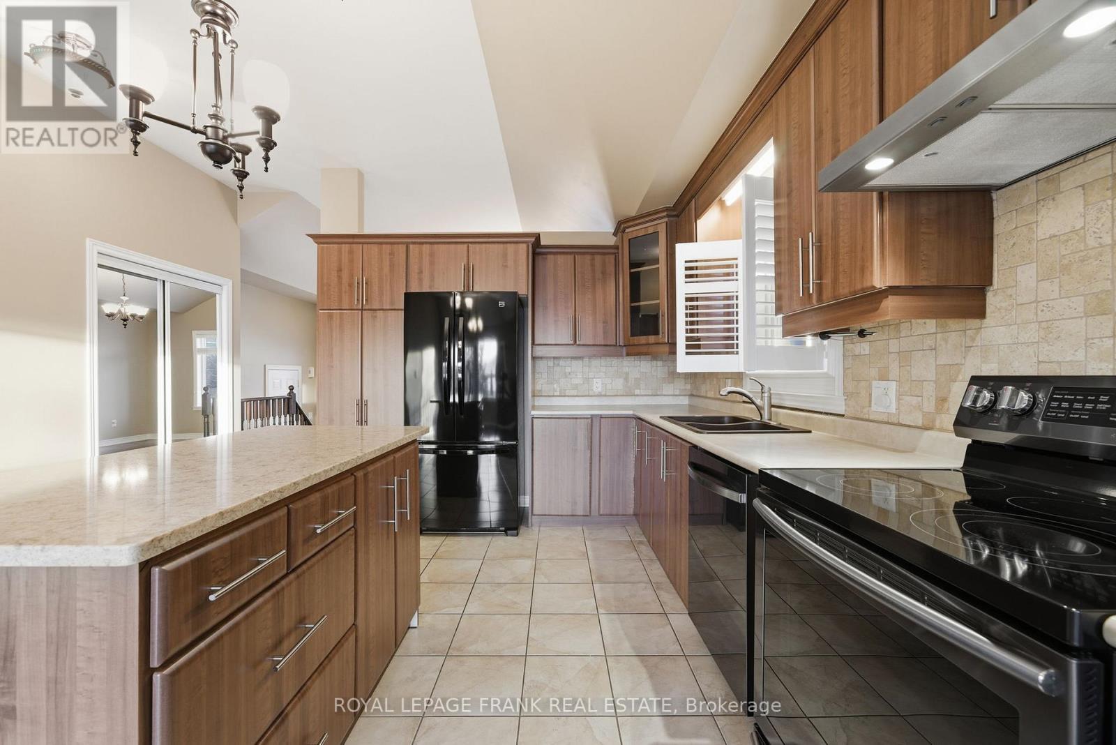 7 Brock Street, Kawartha Lakes, Ontario  K9V 0B9 - Photo 15 - X12613190