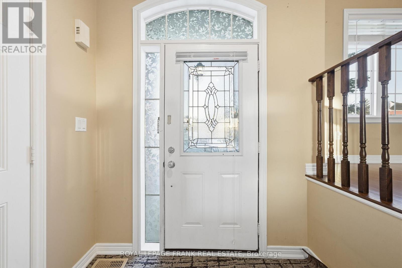 7 Brock Street, Kawartha Lakes, Ontario  K9V 0B9 - Photo 5 - X12613190