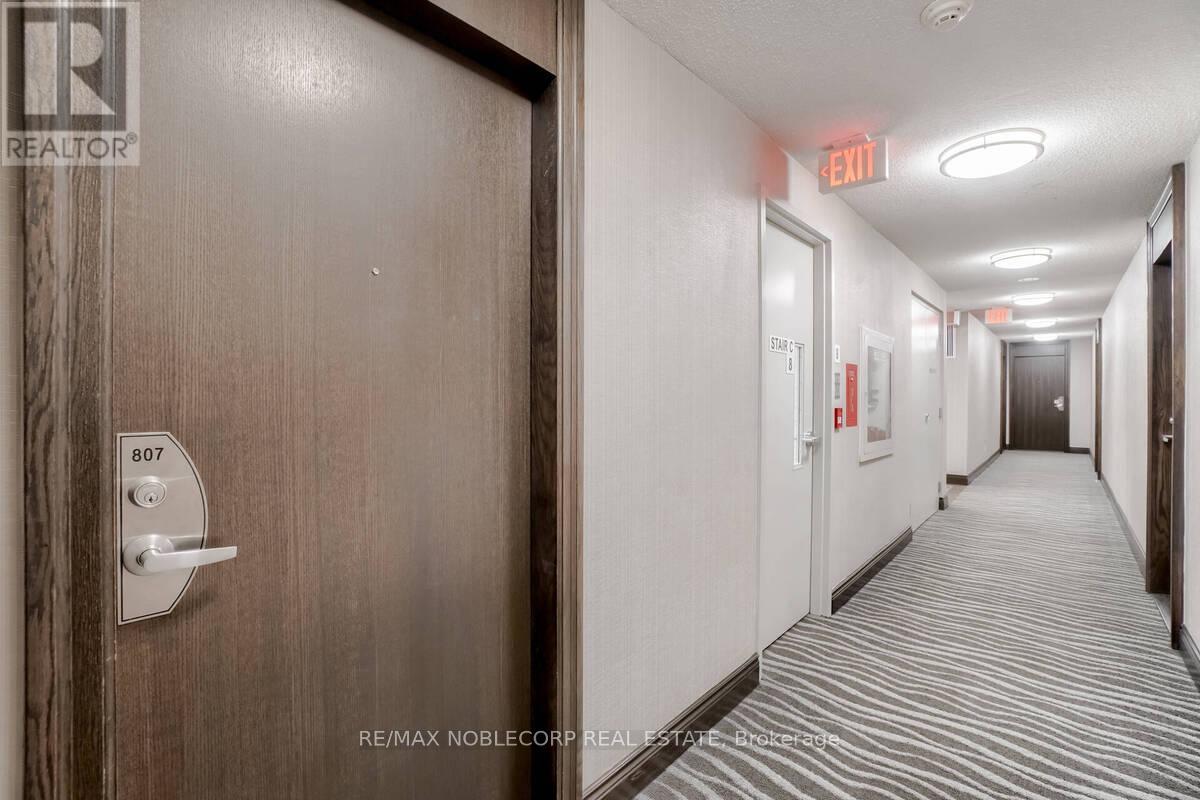 807 - 19 Grand Trunk Crescent, Toronto, Ontario  M5J 3A3 - Photo 2 - C12613000
